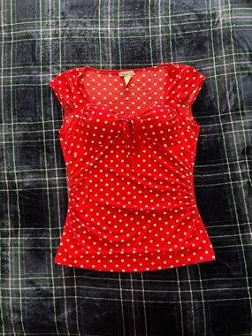 Y2K 2000s Body central Red polka dot top sleeveless top w/cinched waist. Size M.